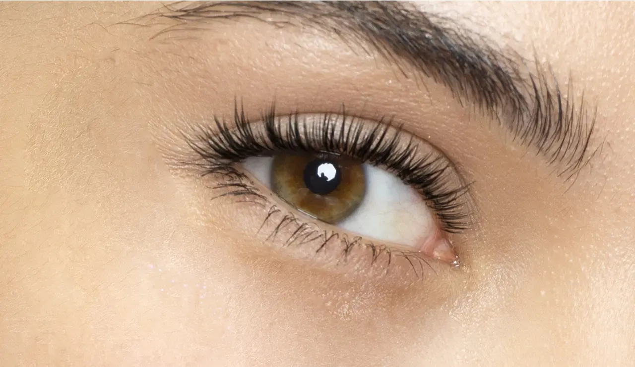Wimpern Lifting und Färben Nachher bei JWC Kosmetik